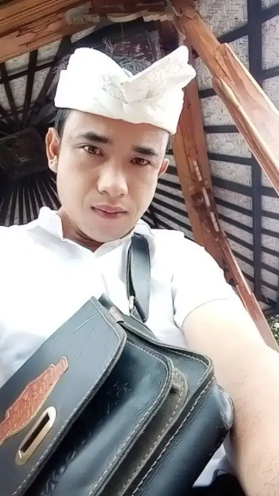 cari kerjaan apa aja yg penting Halal asli bali kintamani umur 28thn