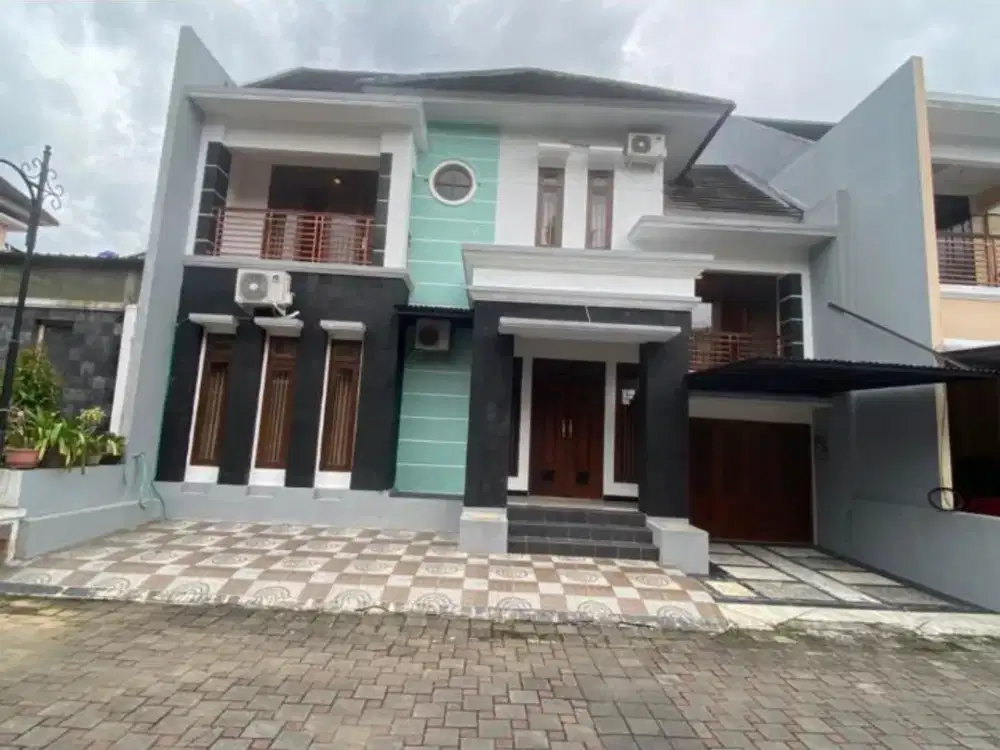 Dijual Rumah 2.5 Lantai Full Furnished dlm Perumahan dekat Tugu Jogja Kota Yogyakarta