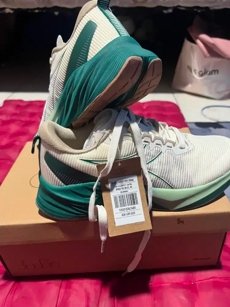 Sepatu diadora ori