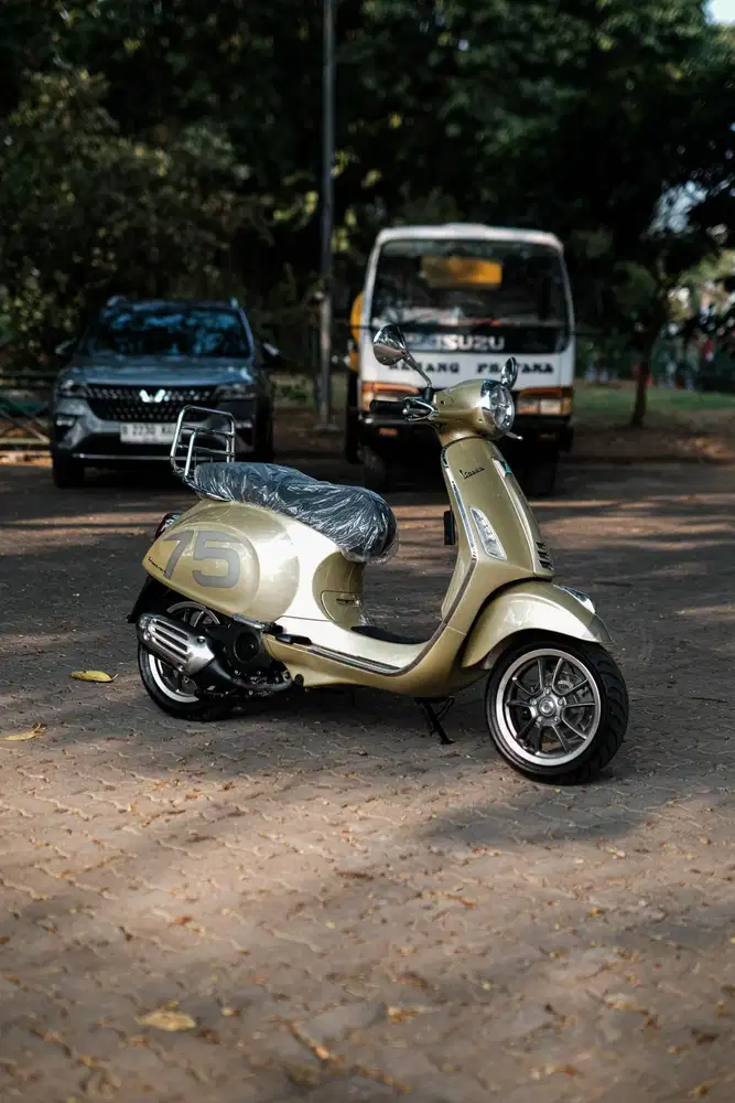 VESPA PRIMAVERA ANNIVERSARY 75TH 2021