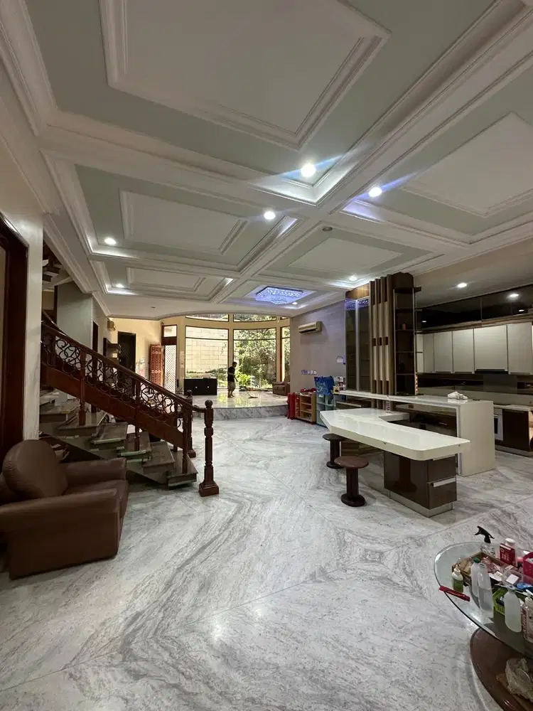 DIJUAL FULL MARMER JATI RUMAH MEWAH DHARMAHUSADA INDAH TIMUR 1!