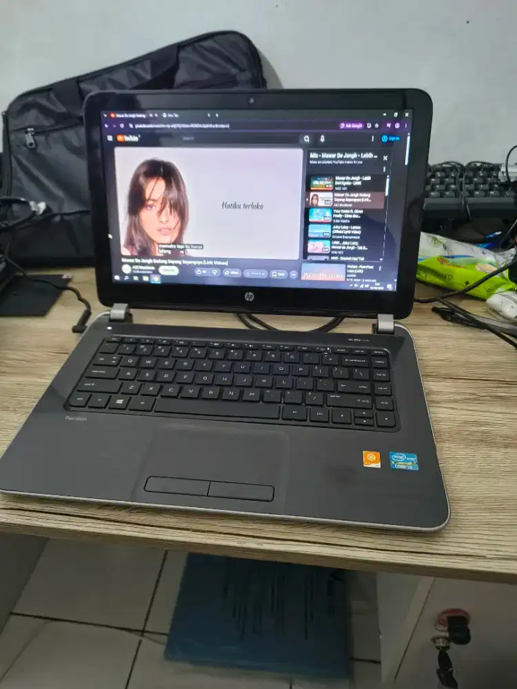 HP Pavilion 14 core i3 Ram 8gb