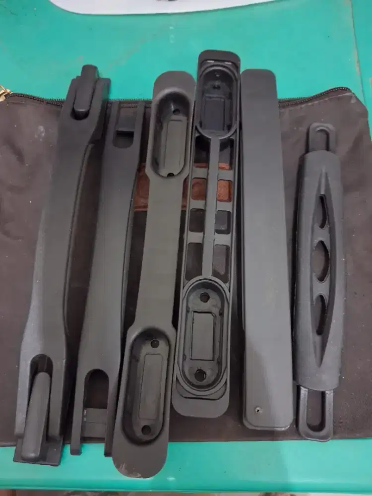 4 pcs tangkai koper
Tangkai warna hitam
Limited edition
Barang terawat