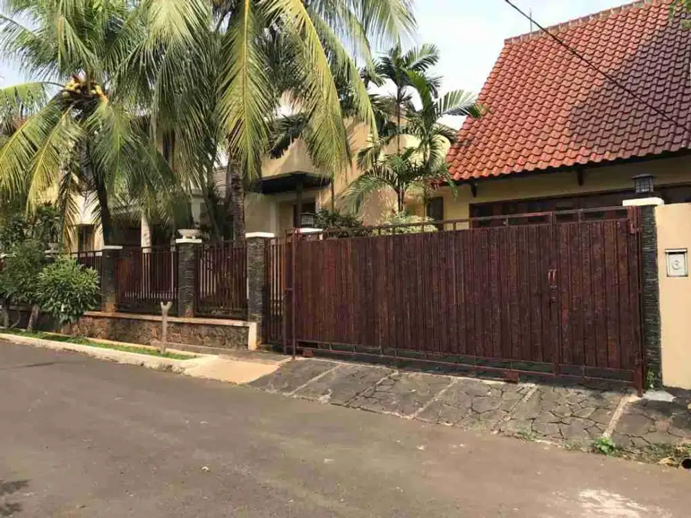 RUMAH MEWAH DI JAKAPERMAI - KALIMALANG - SEBRANG GALAXY