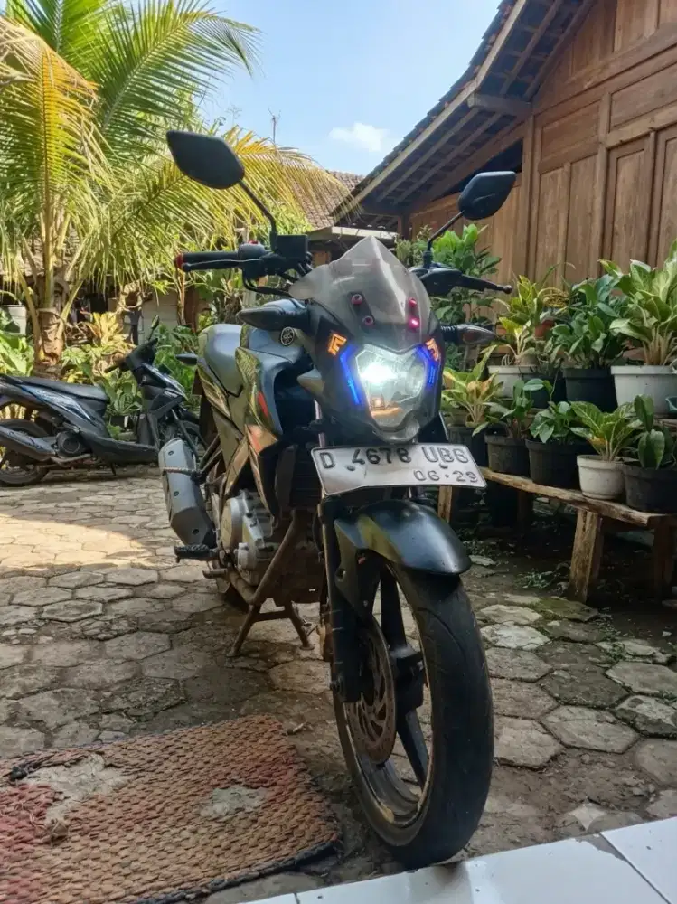 Vixion 2014 black