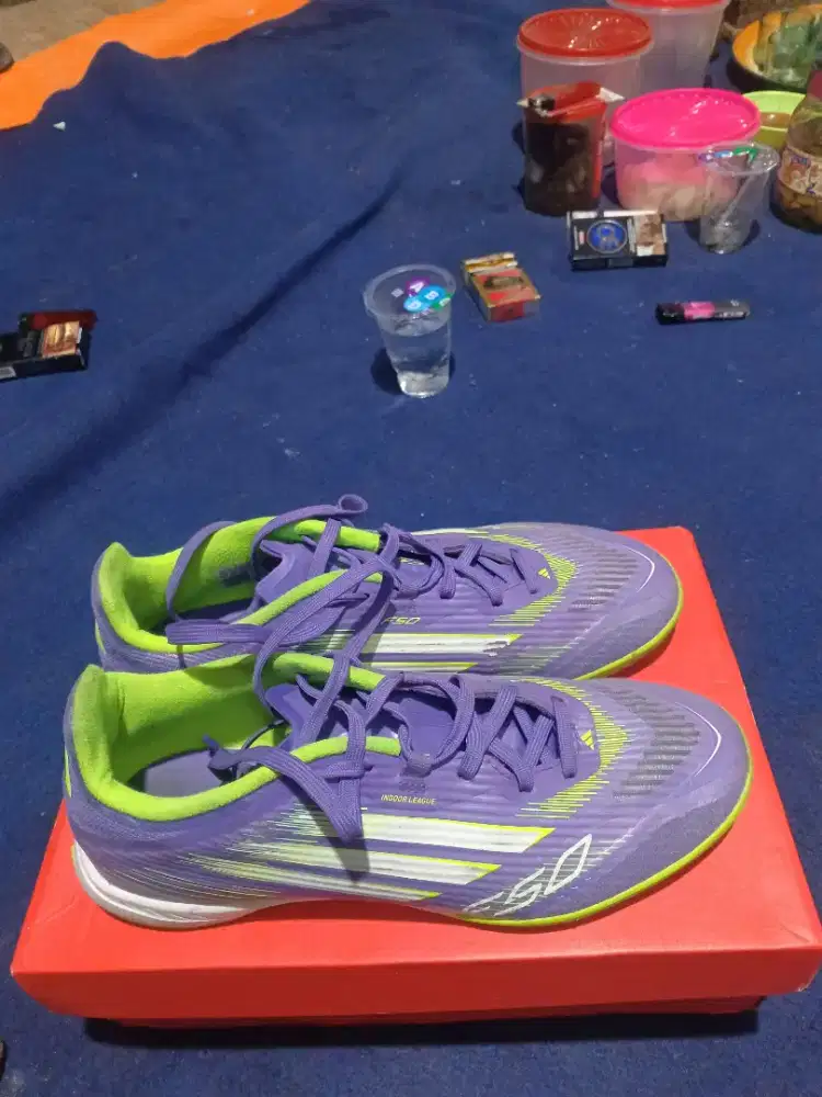 Sepatu futsal Adidas F50