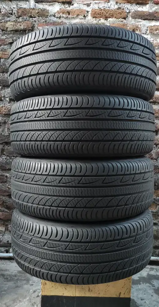 Ban Achilles 205/55 R16 (4pc) Like new