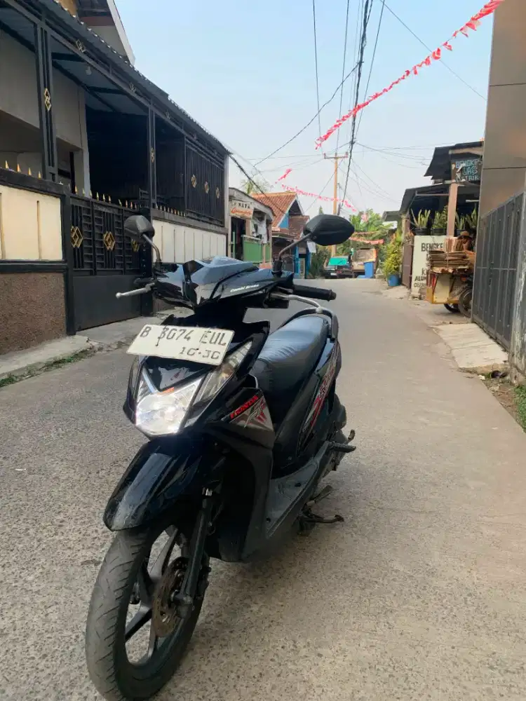 Honda Beat ESP (Stater halus) Tahun 2015 Pajak on full orisinil