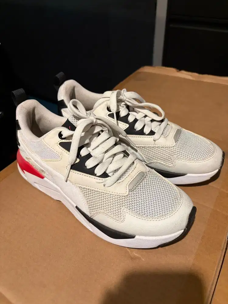 Sepatu olahraga asli puma