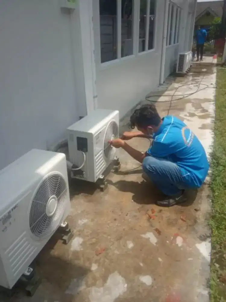 Service Ac,Kulkas,Pompa Air,Mesin Cuci dan Bongkar Pasang AC.