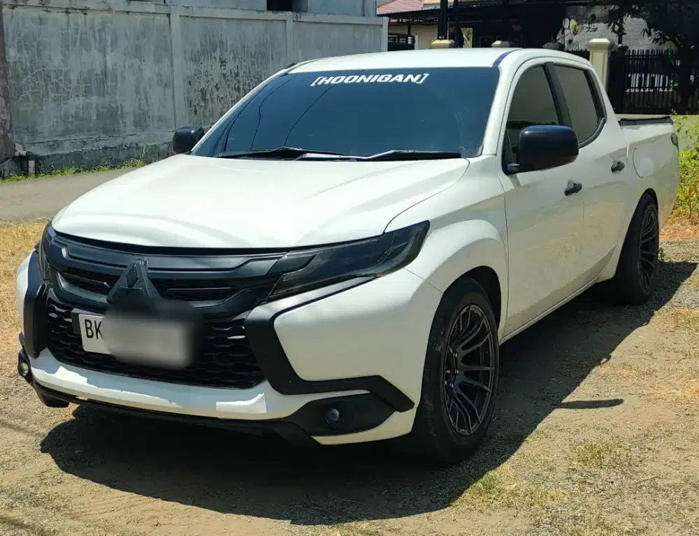 Double cabin mitsubishi triton turbo 4x4