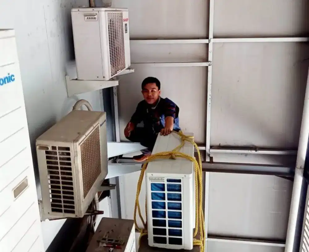 Service Ac,Kulkas,Pompa Air,Mesin Cuci dan Bongkar Pasang AC.