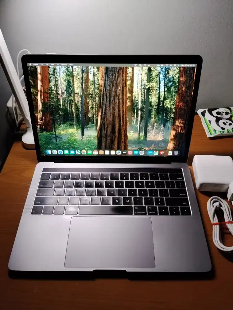 BH 83% Macbook Pro 2019 8/256 i5 4 Port C Minus TouchBar Harga Nett
