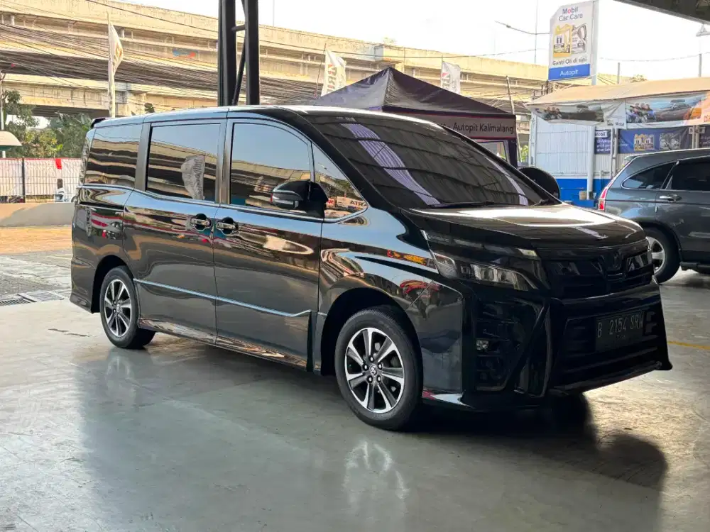 Toyota Voxy 2021 AT good condition