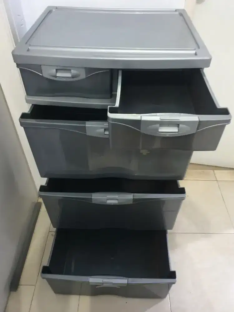 Dijual rak plastik 4susun