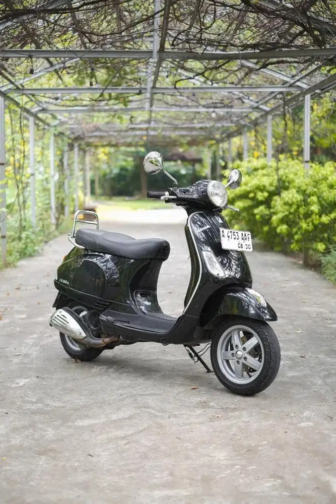 PIAGGIO VESPA LX 150 2VIE INJEKSI 2011 MURAH BERGARANSI