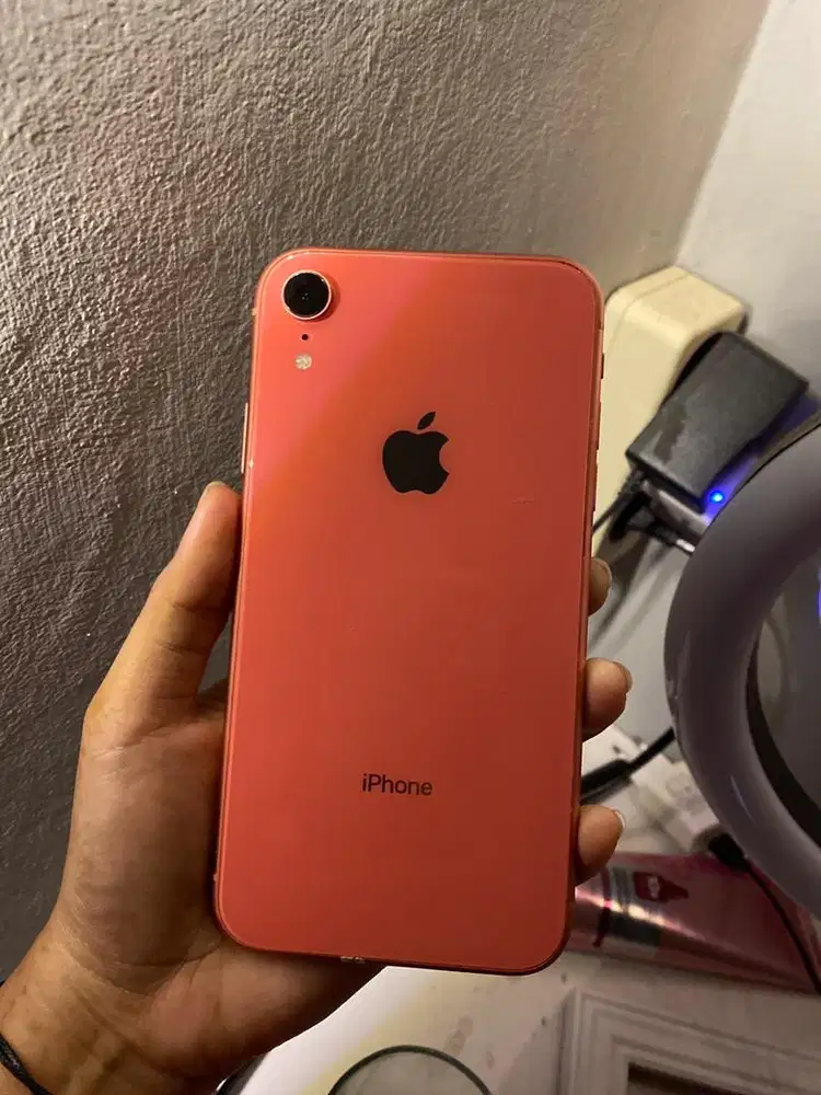 ip xr 64gb coral