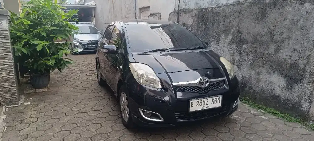 YARIS E MATIC 2011