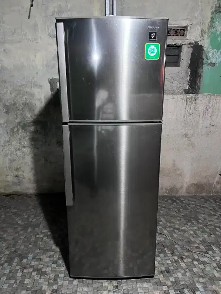 Kulkas 2 pintu SHARP