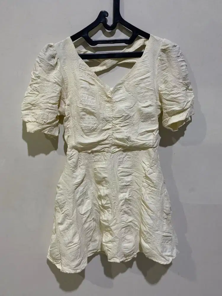 DRESS PUTIH PRELOVED