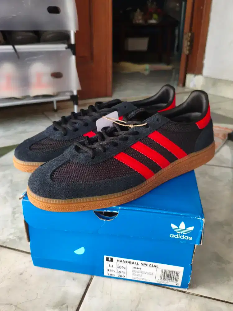 BNIB Adidas Handball Spezial ( Size 45 1/3 )
