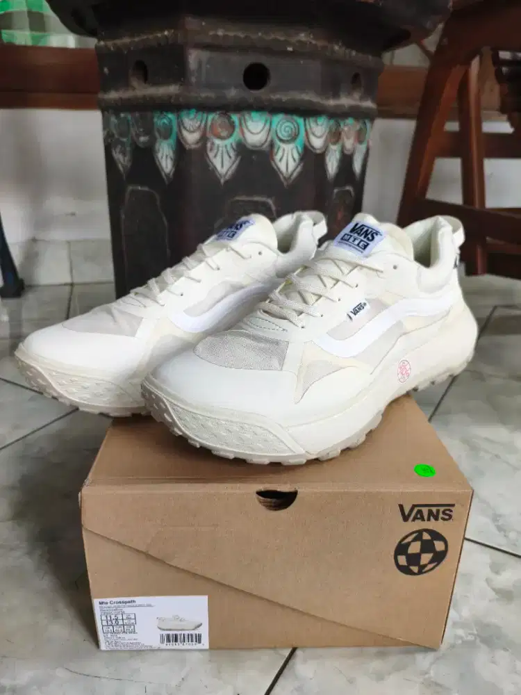 BNIB Vans MTE Crosspath Marshmallow