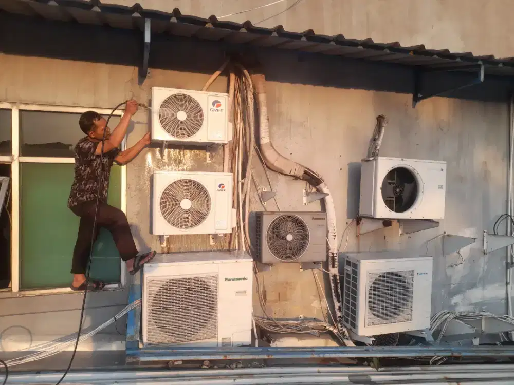 Di cari pekerja teknis AC yang berpengalaman