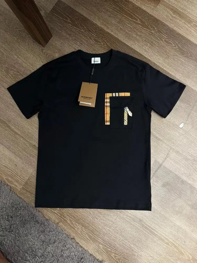 Kaos burberry size s ld51 pj70
