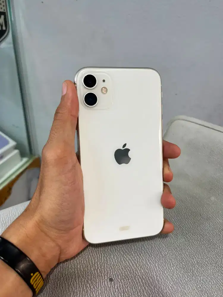 11 64 iBox white