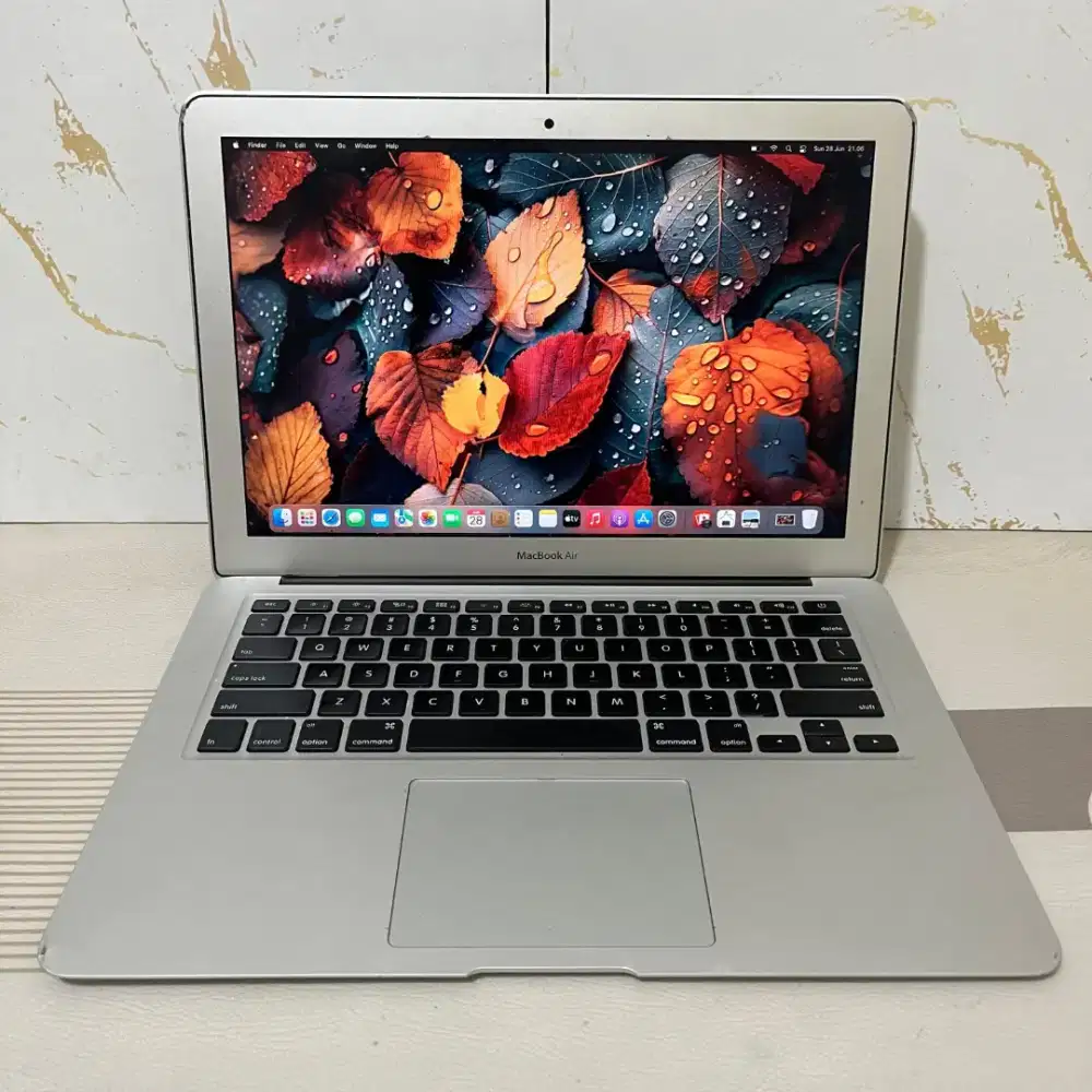 Forsale Macbook Air 13-inch, early 2015