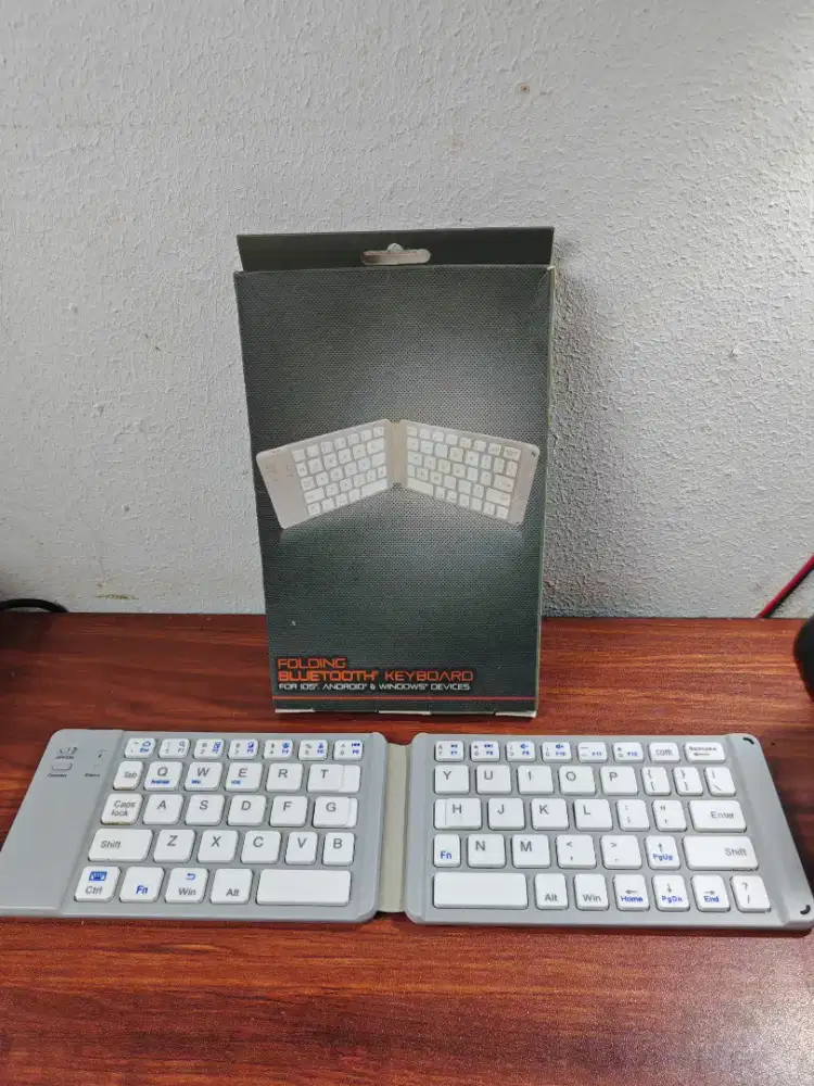 Keyboard Bluetooth Lipat Wireless Portable Bekas Kondisi Mulus