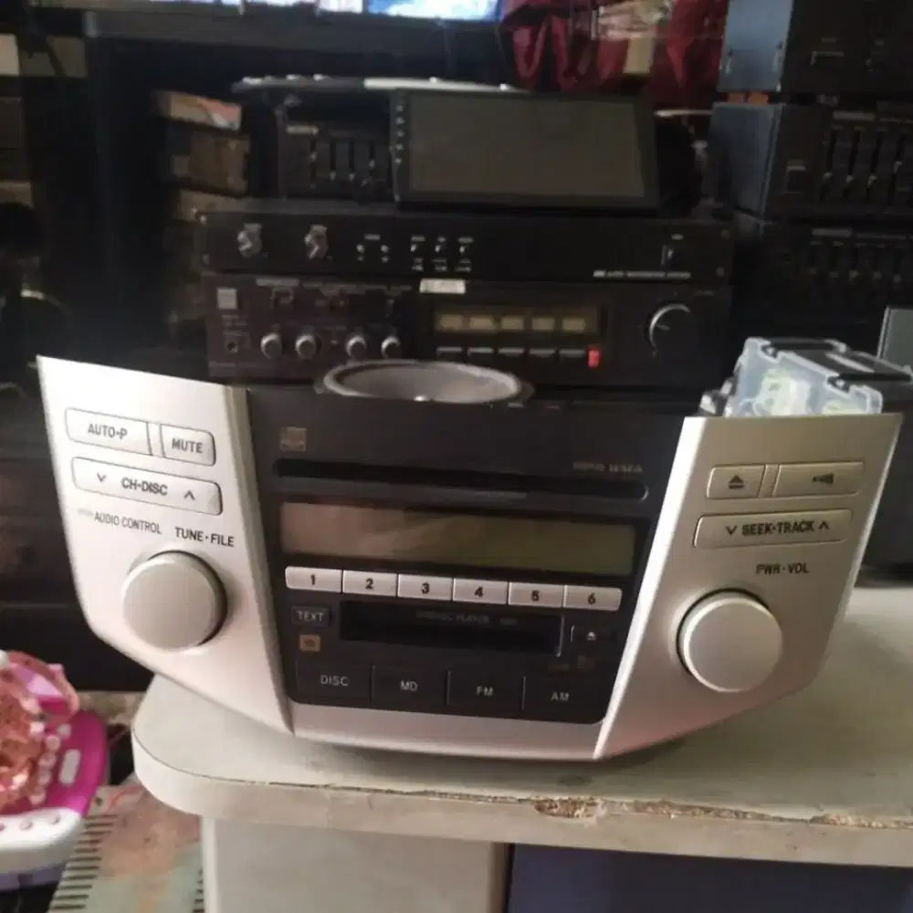 Tape mobil headunit mobil Toyota Harrier original