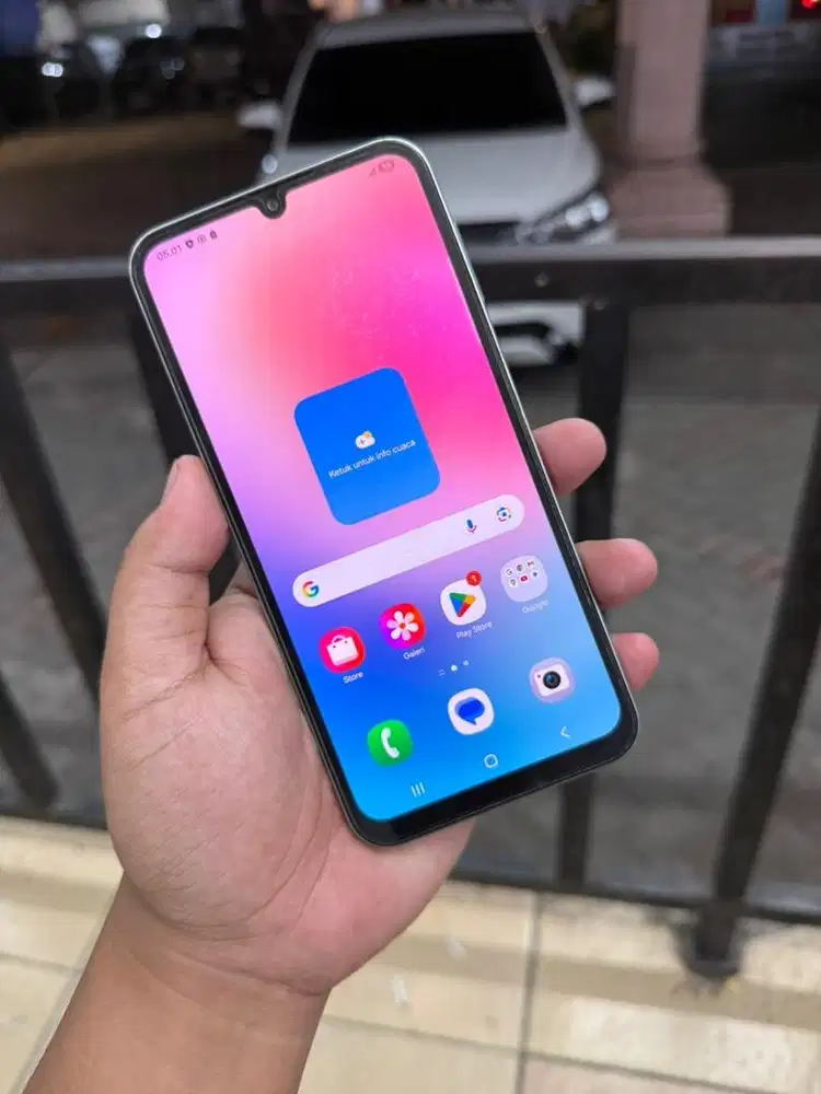 Samsung A24 8/128 unit aja lecet pake