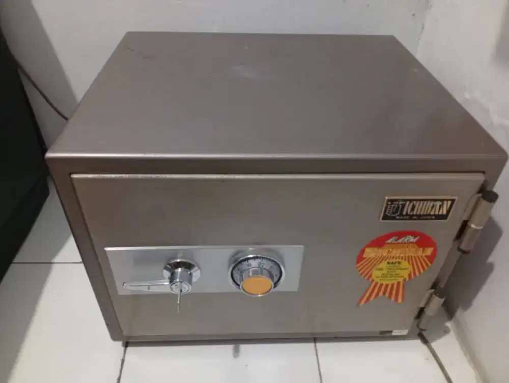 Brangkas Kokoh Tahan Api