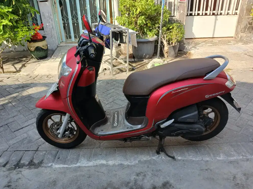 Jual scoopy 2018 kondisi sgt bagua samsat kdg cowek