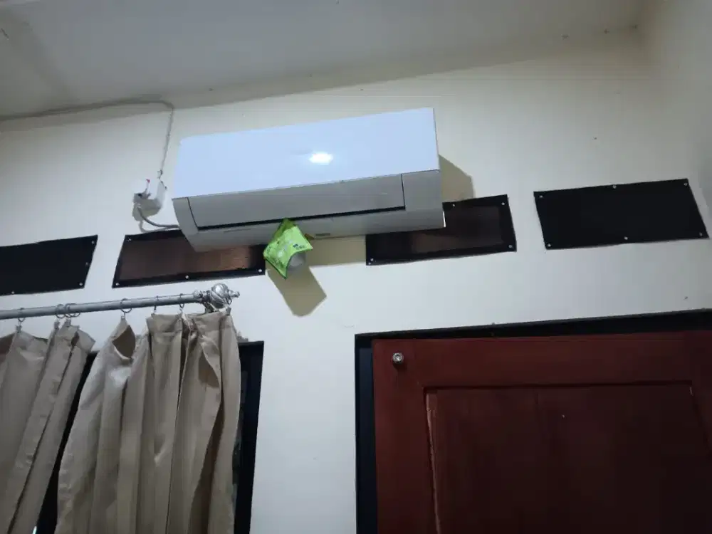 AC AQUA AQA-KR5FQAL 1/2 PK Second Kualitas masih Bagus seperti baru