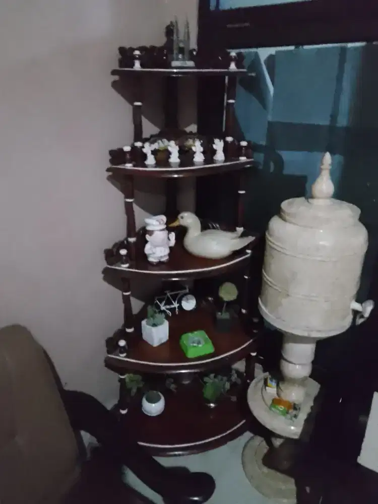 rak susun buat mempercantik sudut ruangan anda