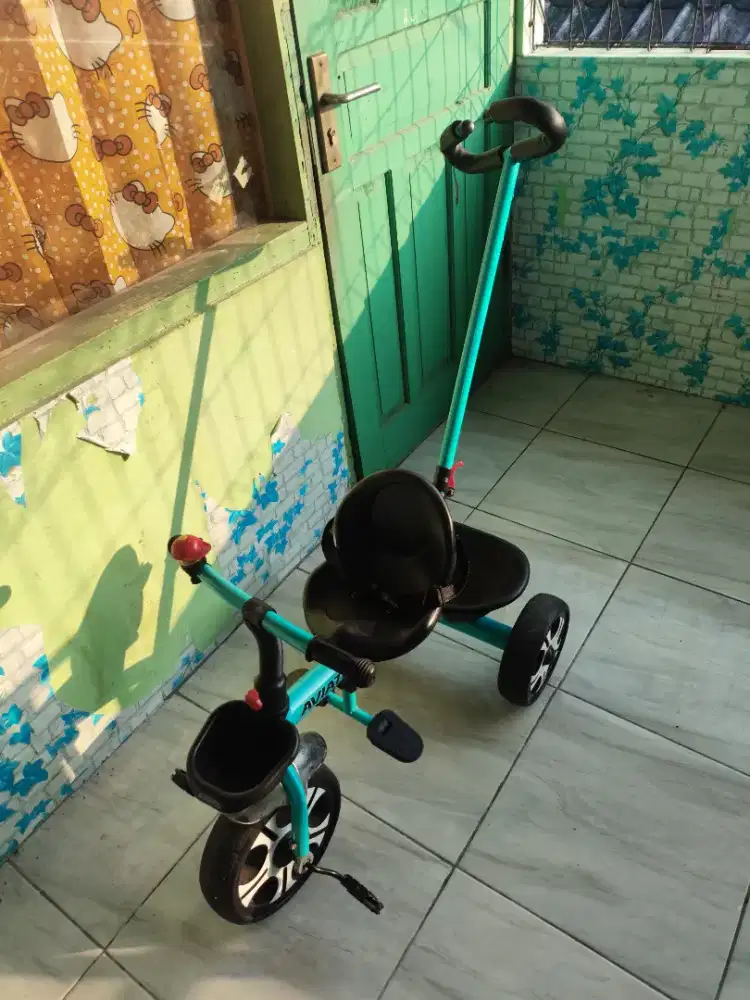 Sepeda roda tiga anak murah terawat