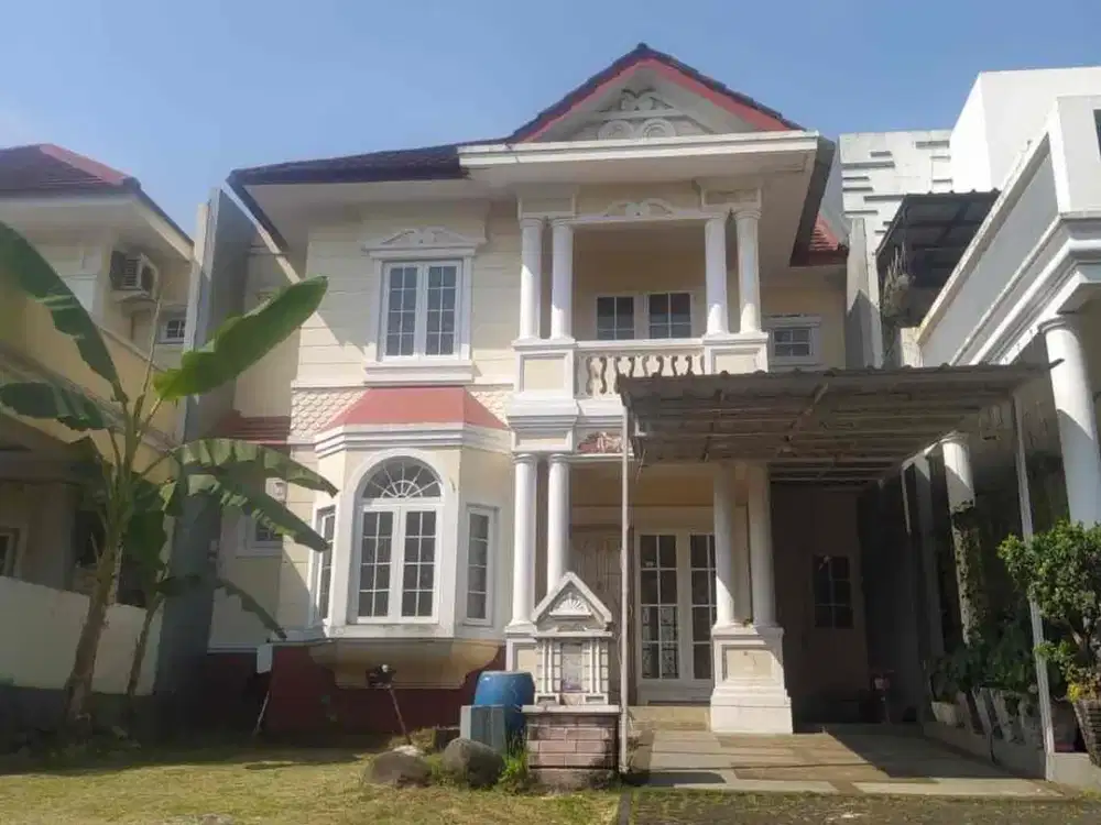 Jual/sewa rumah dua lantai tanah luas Kota Wisata Cibubur