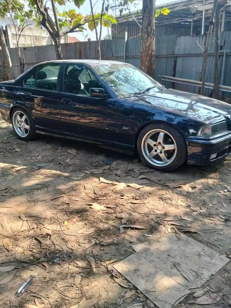 BMW 318i 1996 Bensin