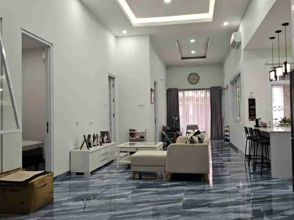 RUMAH CANTIK MEWAH DI JL TENGGER GAJAHMUNGKUR SEMARANG
