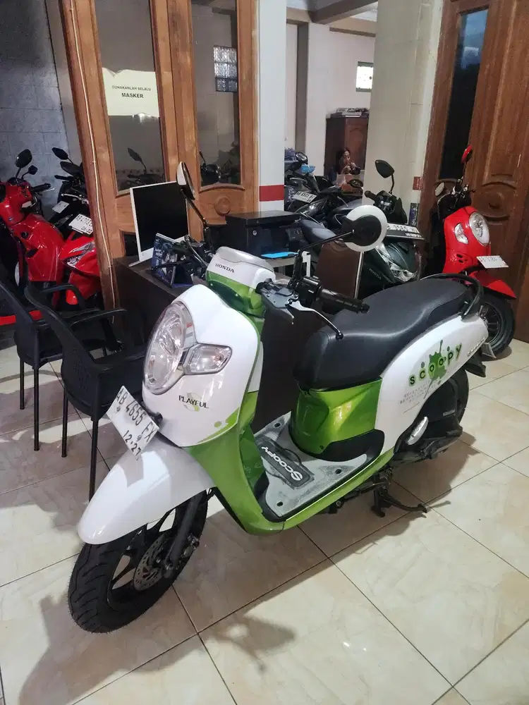 Scoopy hijau putih 2017 Gbm