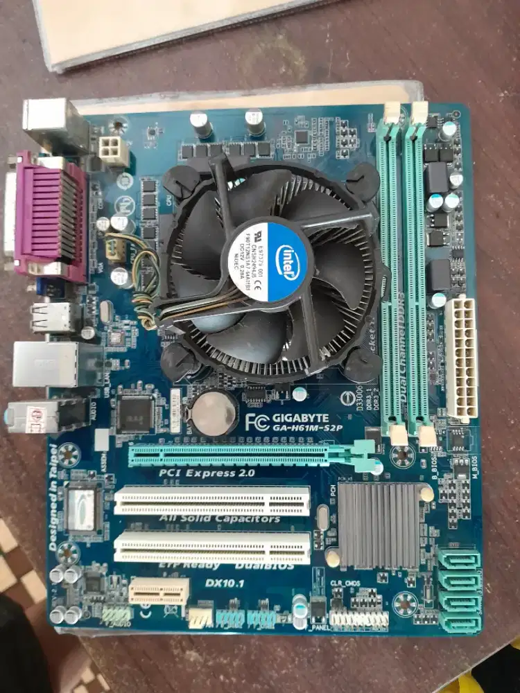 Motherbord Gigabyte  H61 dan Proc core i5 gen 3
