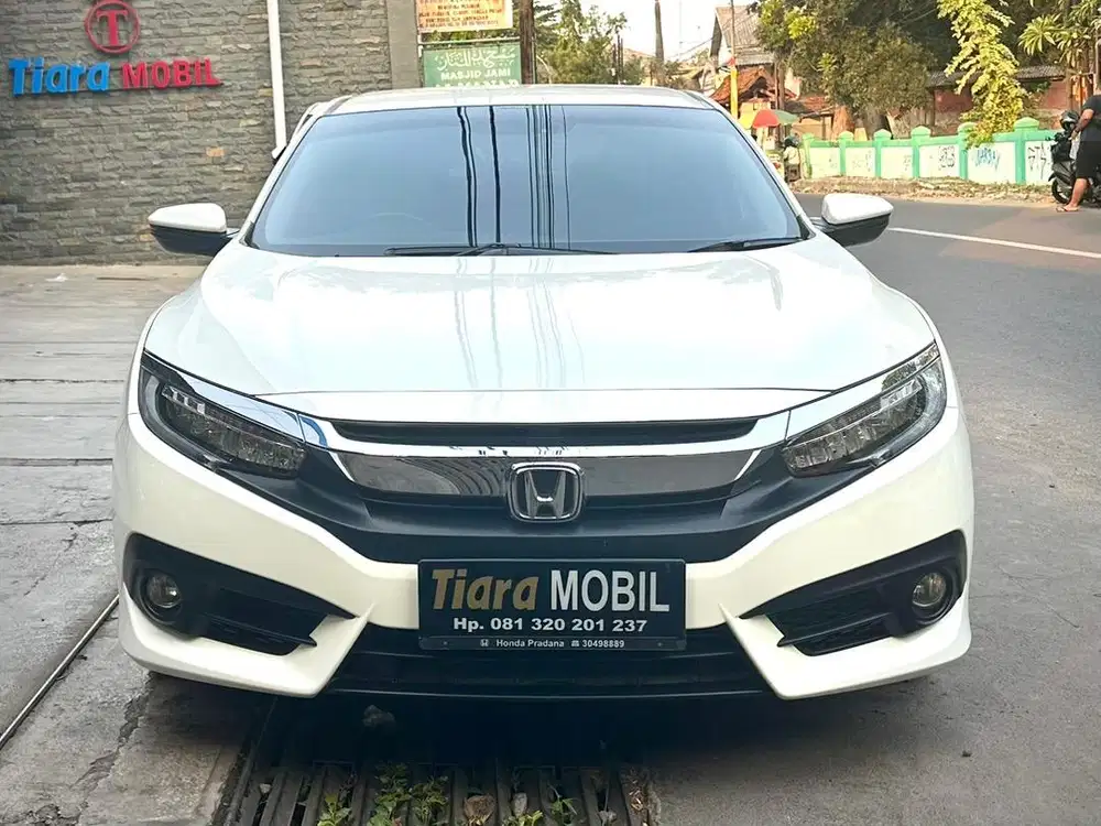 Honda Civic 1.5 TC ES CVT Automatic Th 2018