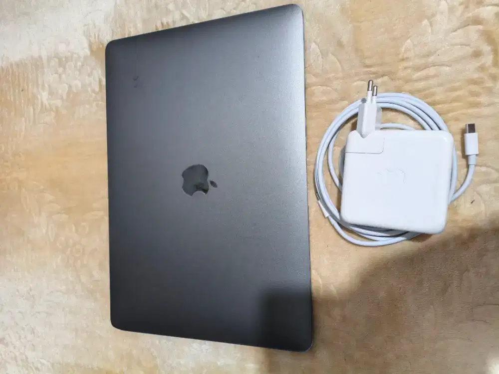 Macbook Air M1 2020 13 inch 4jt an space grey