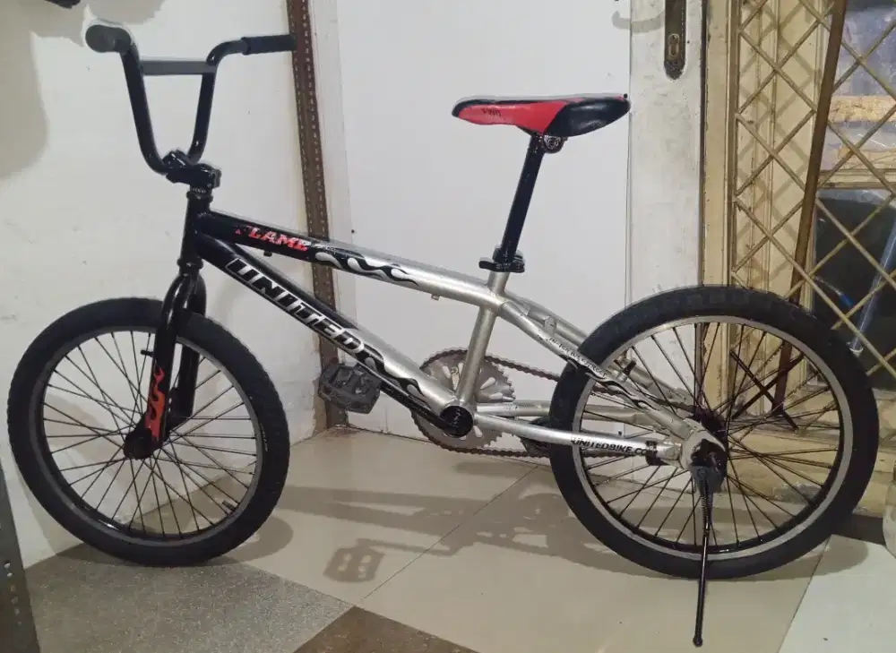Sepeda BMX united ukuran 20 rem tarpedo kondisi normal