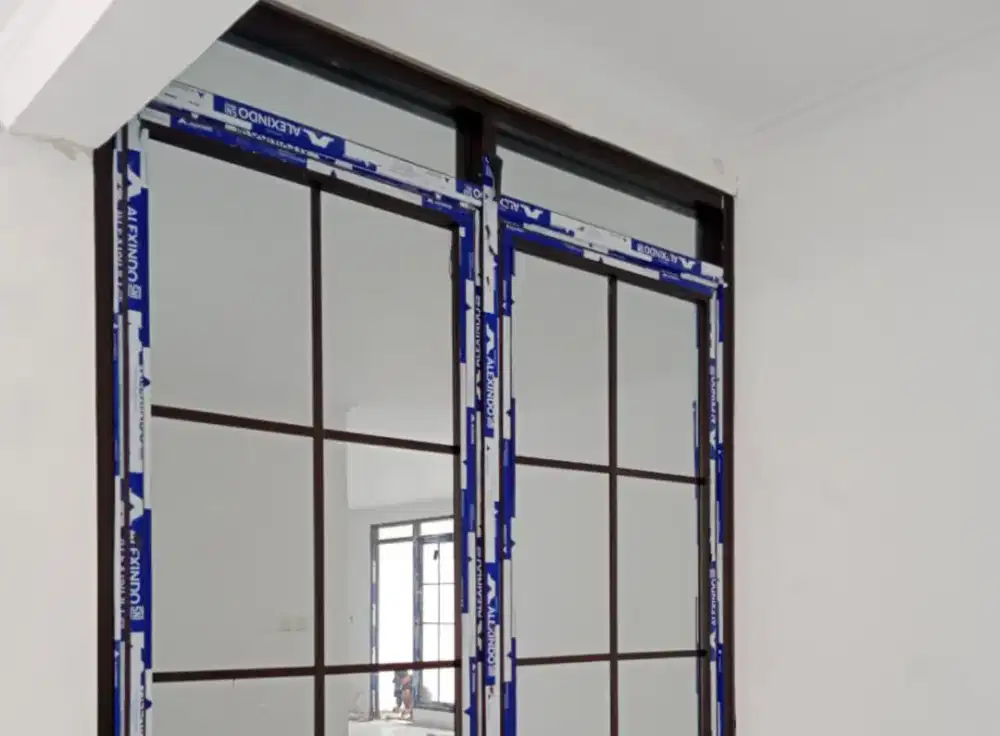 Pasang Pintu Kusen Jendela Aluminium Untuk Gedung Rumah Kantor Toko