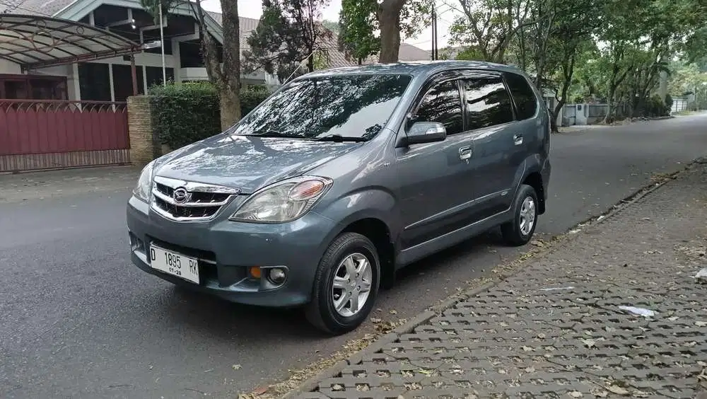 Daihatsu Xenia 2010 Bensin
