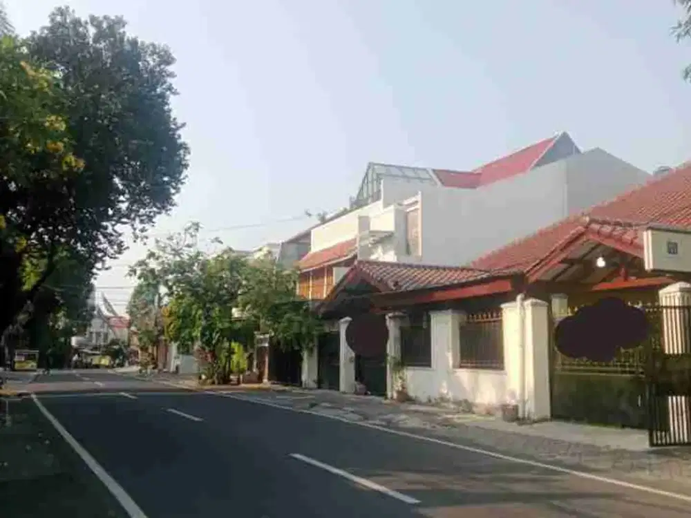 Dijual Rumah bisa untuk tinggal atau kantor atau tempat usaha di Tebet Barat, jalan 3 mobil, dekat jalan raya