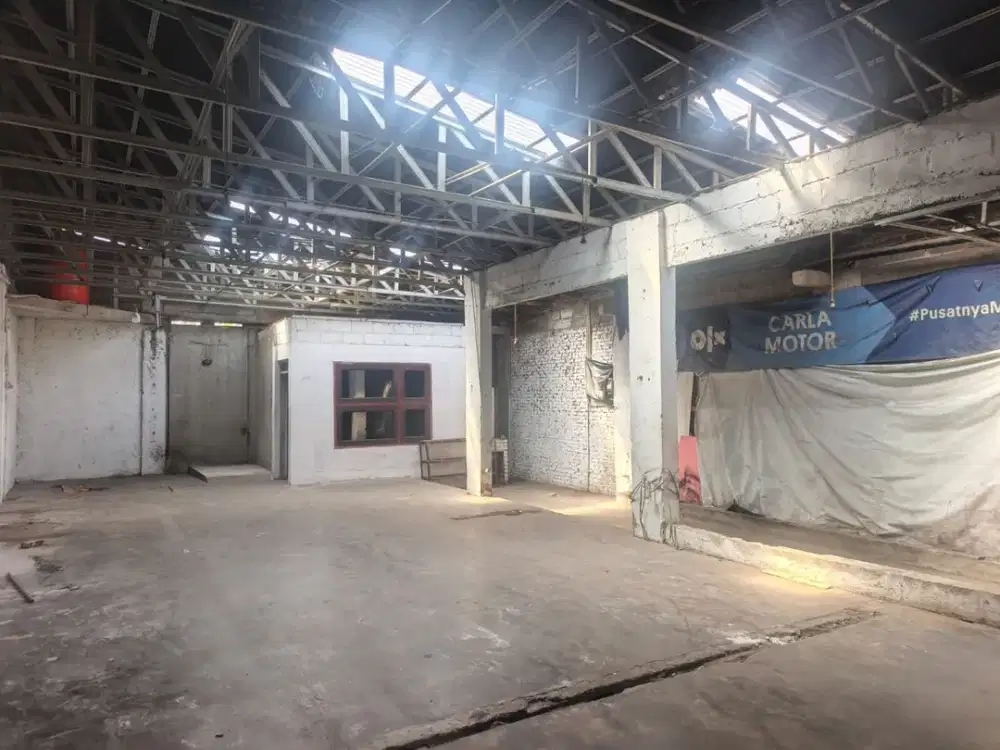 Ruang Usaha Ex Showroom Strategis di Pasirluyu Sayap BKR
